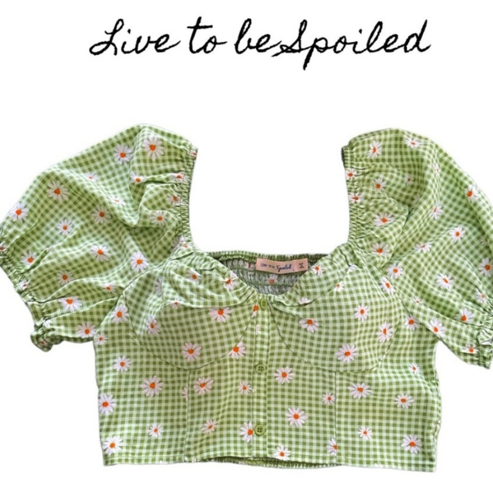 NWT Live to be Spoiled crop top